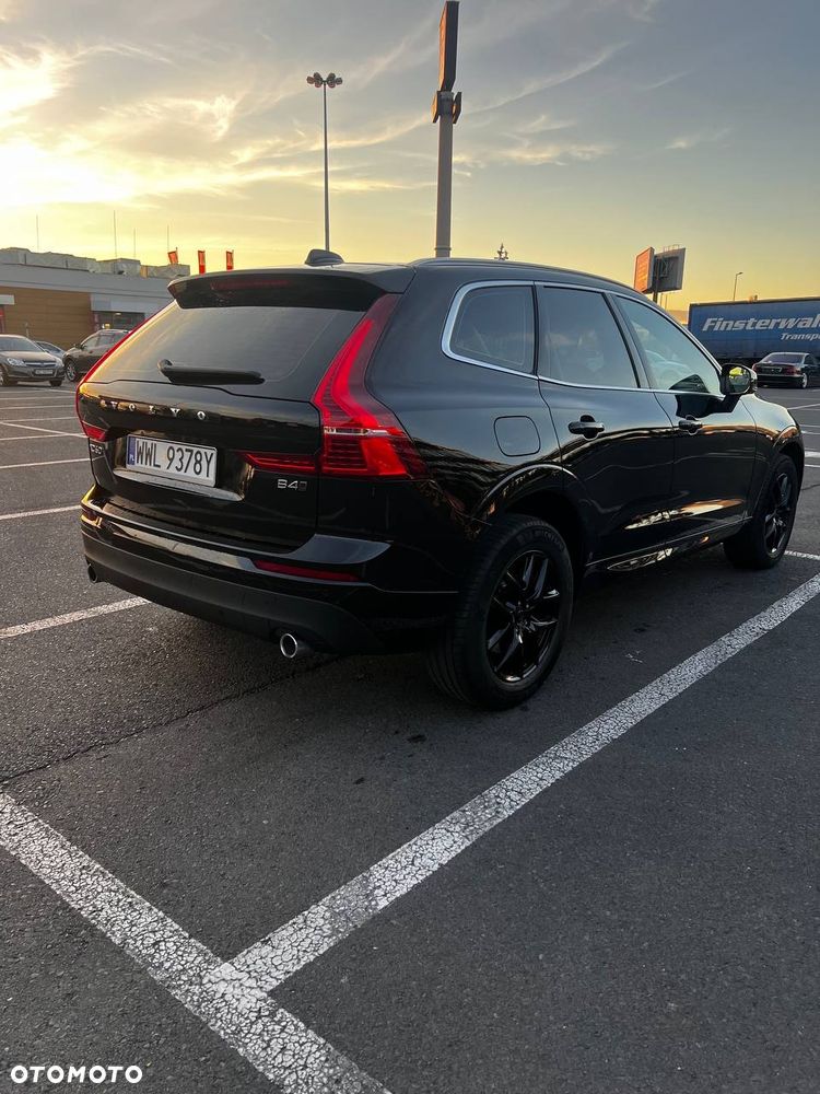 Volvo XC 60 B4 D AWD Geartronic Momentum Pro - 4