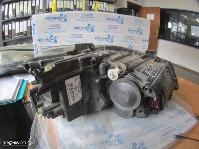 Farol 6C1941005 1EB01203401 VW POLO 6R FASE 1 2014 1.6TDI 90CV 3P VERMELHO ESQ H7 + H7 ORIGINAL HELLA Apoios Partidos - 4