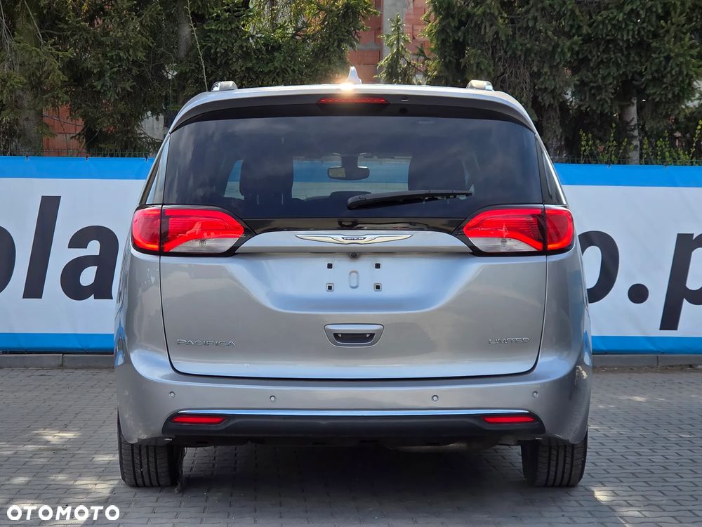 Chrysler Pacifica - 6