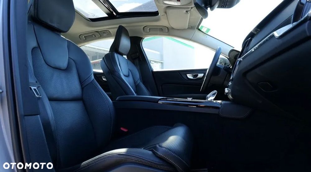 Volvo S60 T8 Recharge AWD Ultimate Dark - 8