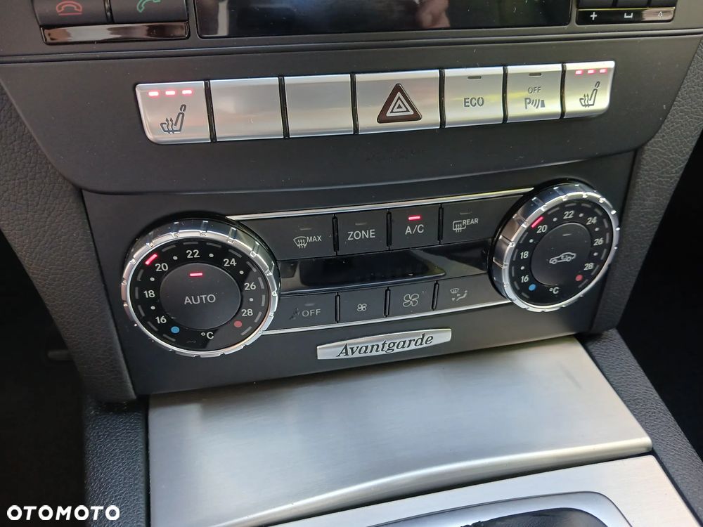 Mercedes-Benz Klasa C 200 7G-TRONIC Avantgarde Edition - 29
