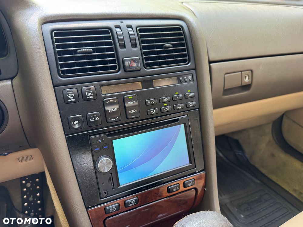 Lexus LS - 39