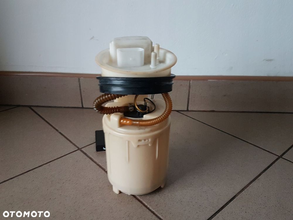 AUDI A3 GOLF 1.6 POMPA POMKA PALIWA 1J0919051H - 3