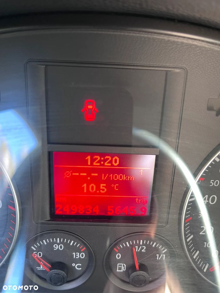 Volkswagen Jetta 1.9 TDI Trendline - 9