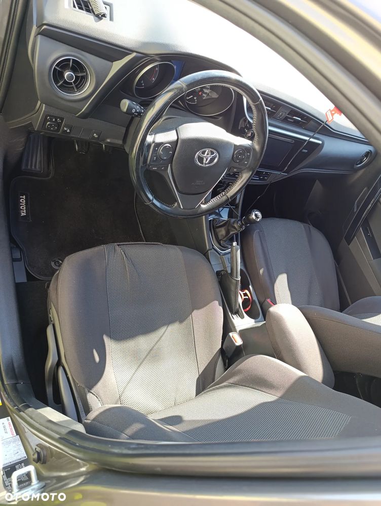 Toyota Auris - 9