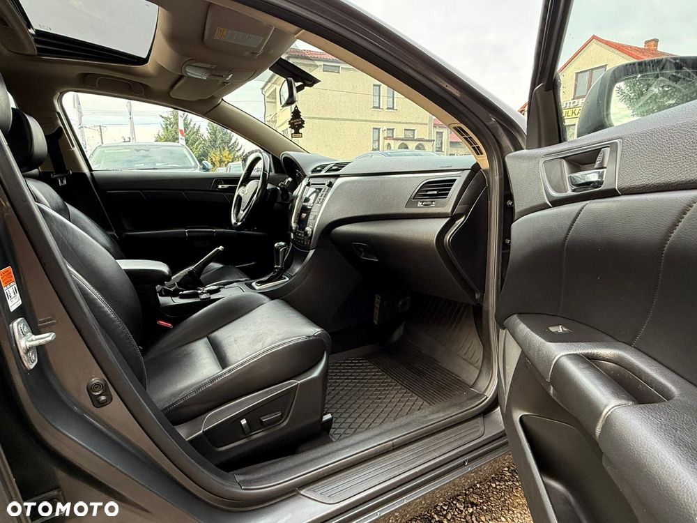 Suzuki Kizashi 2.4 Sport 4WD CVT - 18