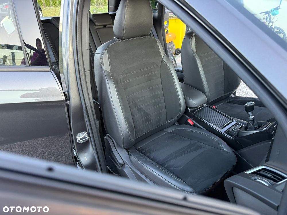 Ford Kuga 2.0 TDCi 4x2 ST-Line - 25