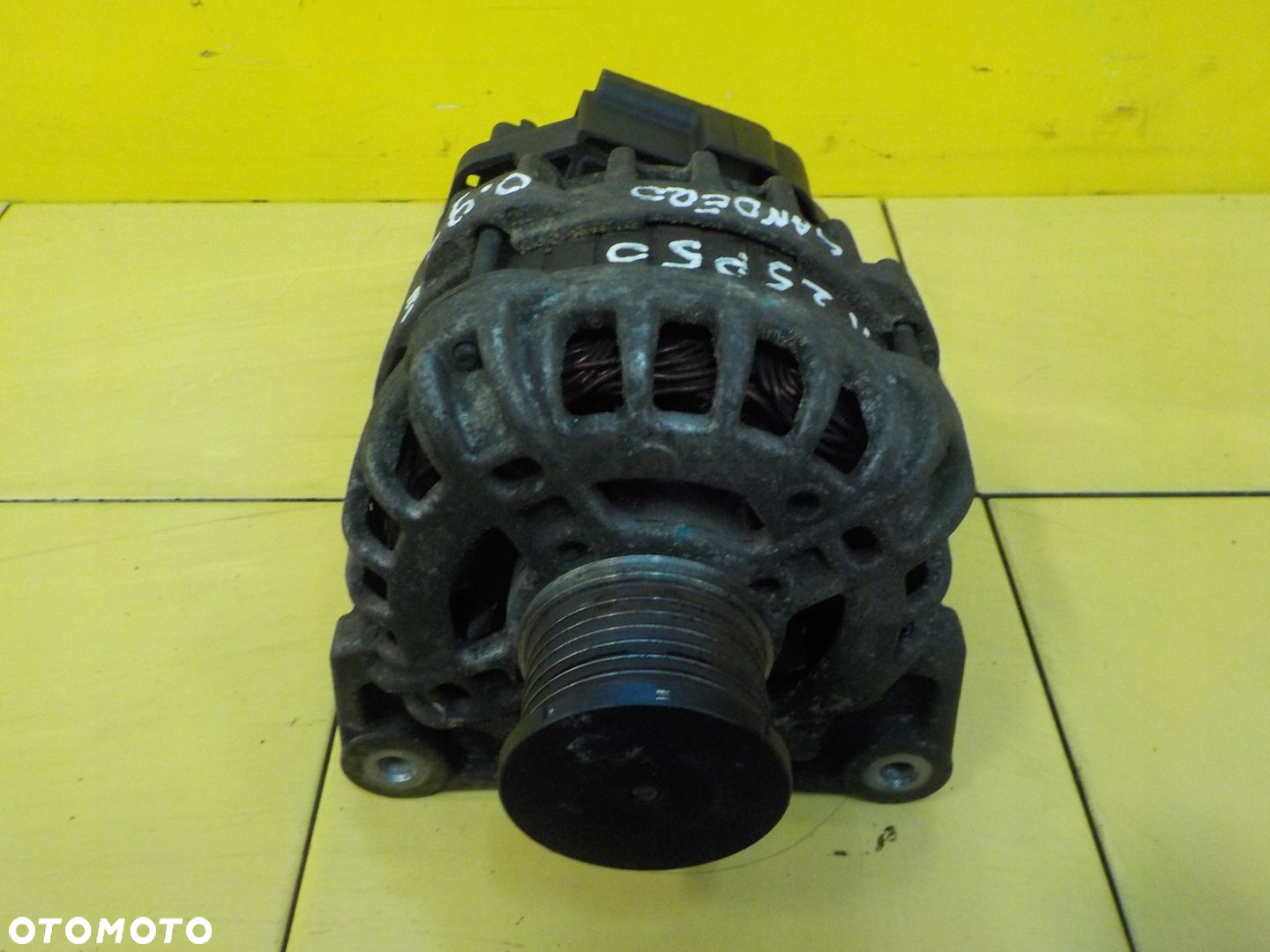 DACIA SANDERO 0.9 TCE TURBO 15r 90KM H4B400 alternator 231005079R - 2