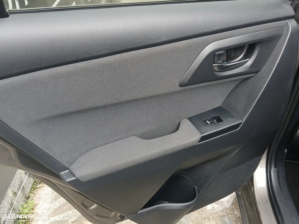 Toyota Auris Touring Sports 1.4 D-4D Exclusive+Navi - 25