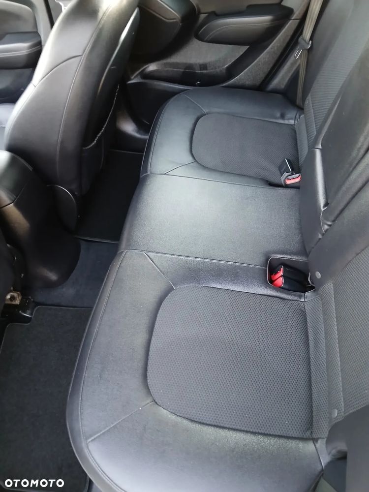 Hyundai ix35 1.7 CRDi 2WD blue Finale Gold - 9