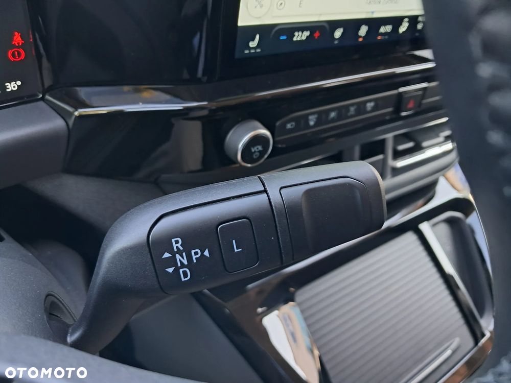 Ford Tourneo Custom 2.5 PHEV CVT 340 L2 Titanium - 28