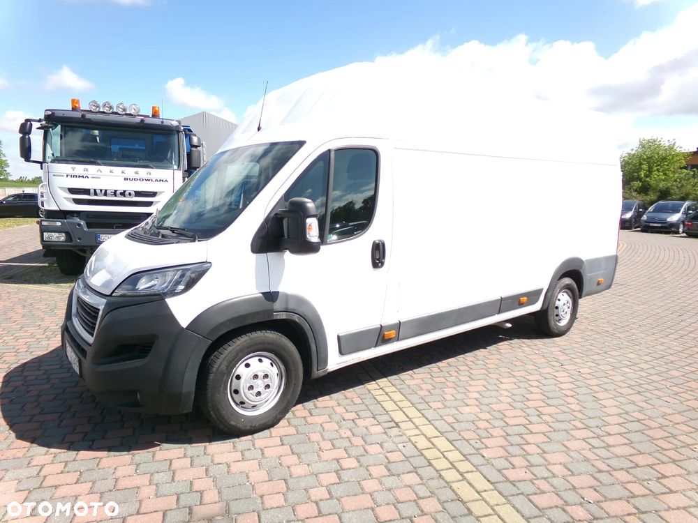 Peugeot boxer kontener z windą super stan