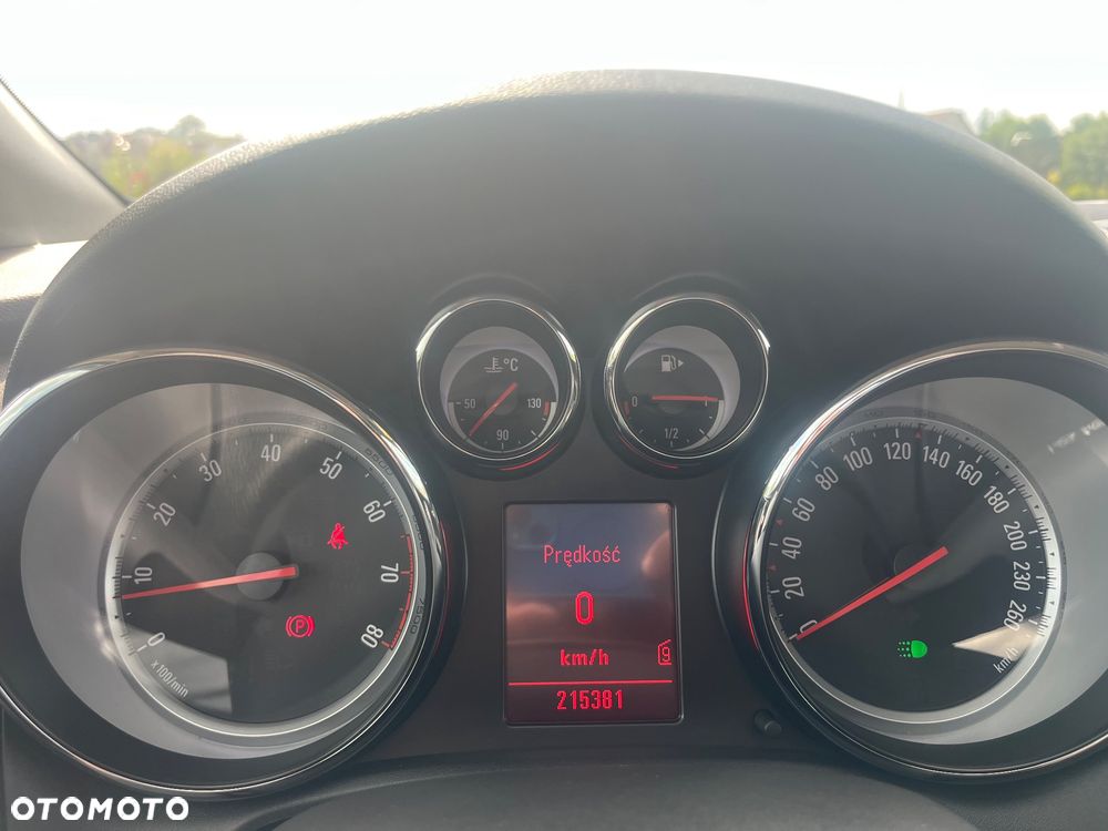 Opel Astra 1.4 Turbo Cosmo - 25