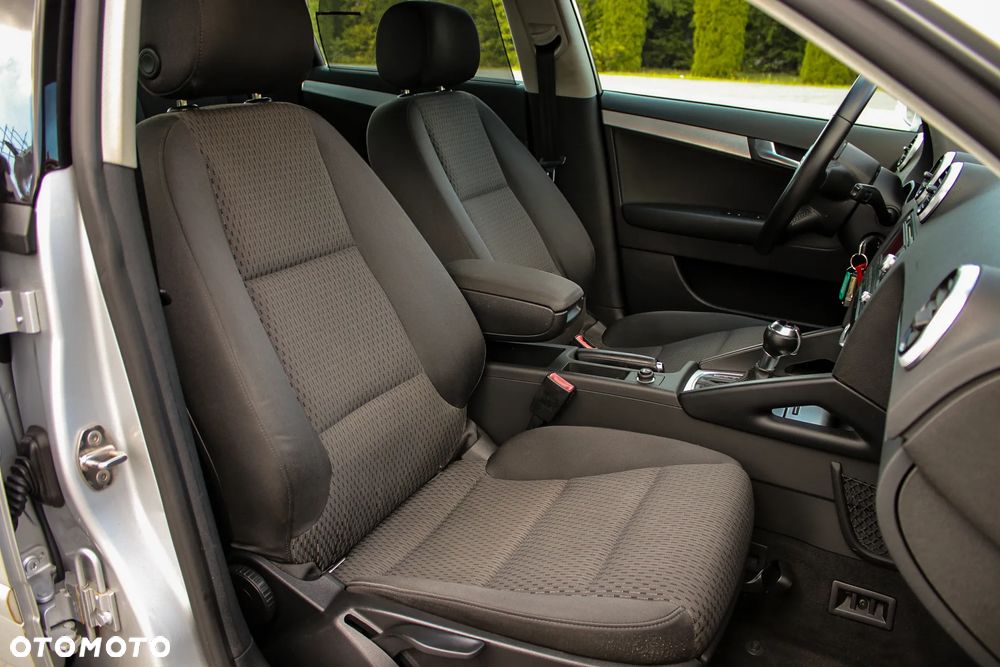 Audi A3 Sportback 2.0 TDI DPF (DSG) S tronic Ambiente - 19
