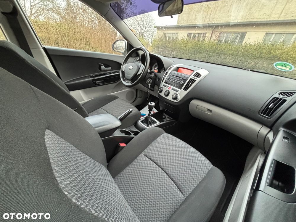 Kia Ceed 2.0 CVVT Spirit - 26
