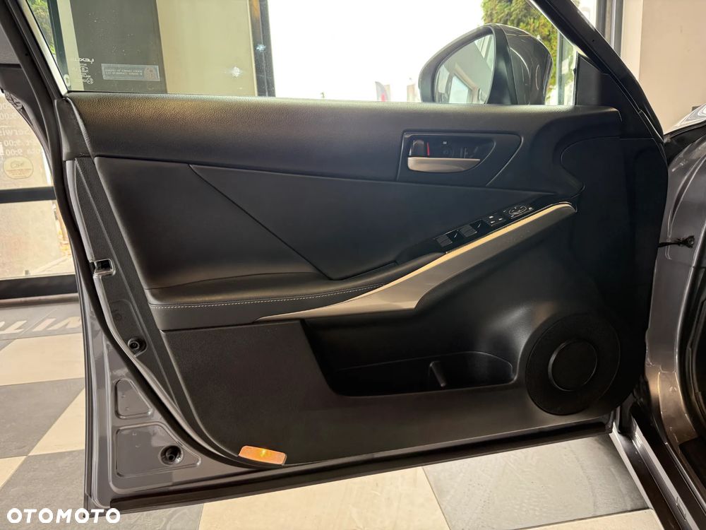 Lexus IS 200t Elegance - 19