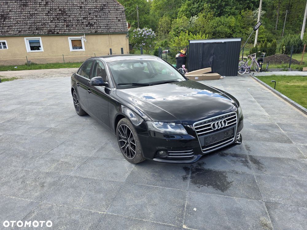 Audi A4 Limousine - 1