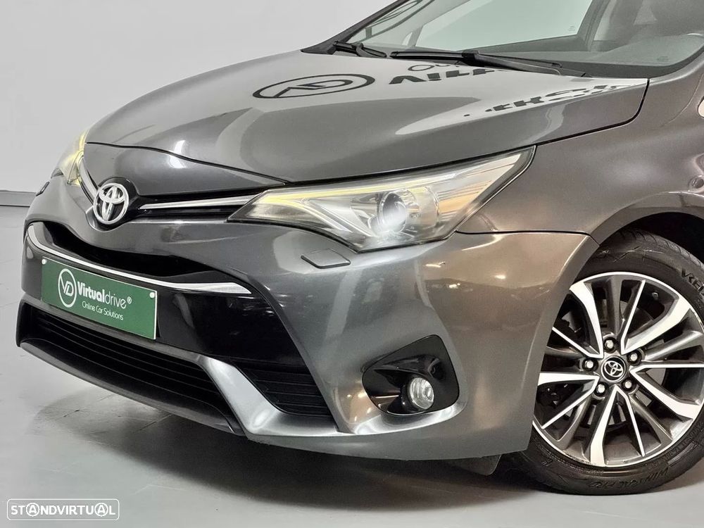 Toyota Avensis Touring Sports 2.0 D-4D Luxury+GPS - 17