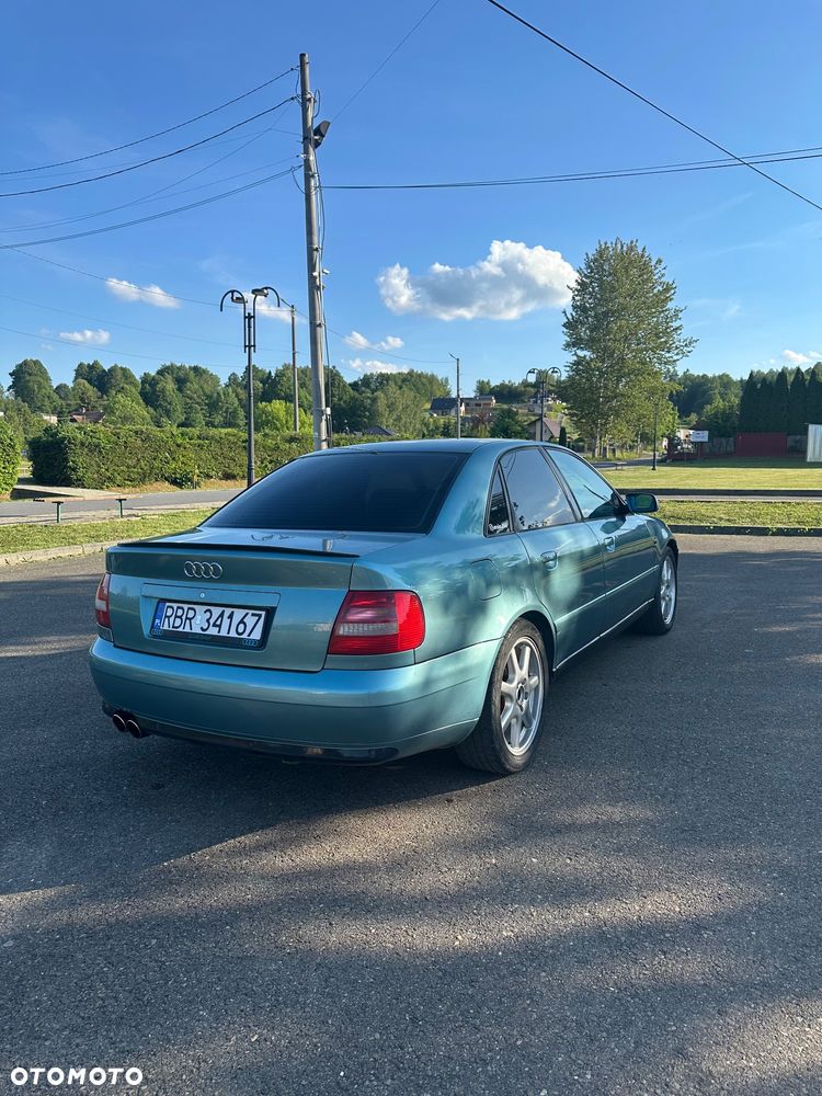 Audi A4 Limousine - 9