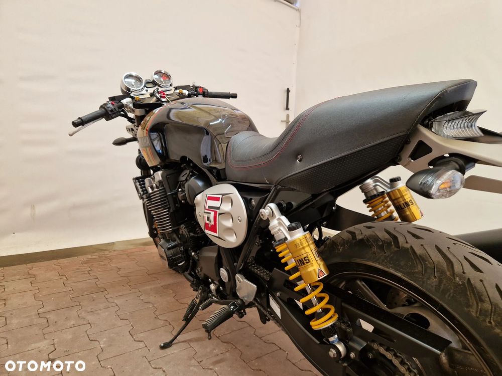 Yamaha XJR - 22