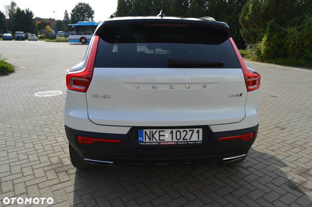 Volvo XC 40 D4 AWD Geartronic R-Design - 10