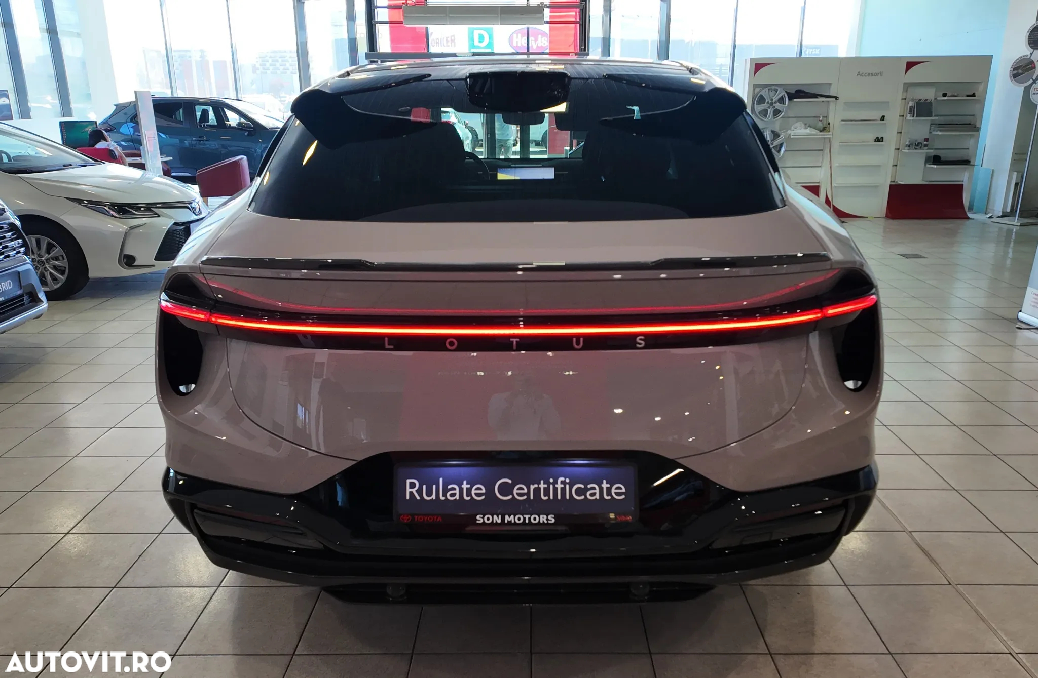 Lotus Eletre 900 Sport Carbon - 5