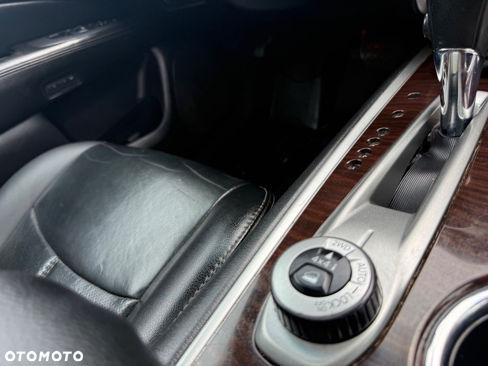 Nissan Pathfinder - 11