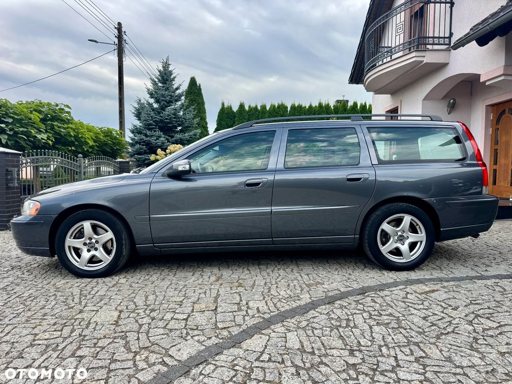Volvo V70 2.4 Premium - 8