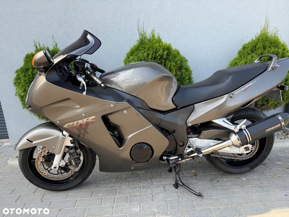 Honda CBR - 40