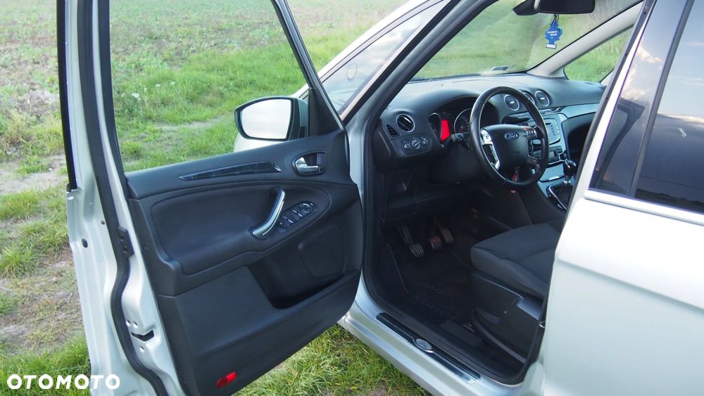 Ford Galaxy 2.0 TDCi Ghia - 11