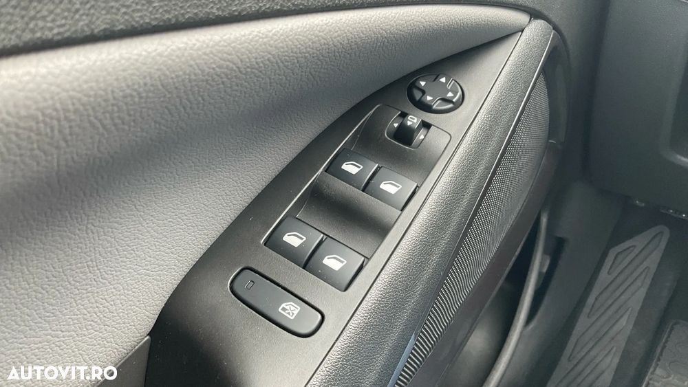 Opel Crossland 1.2 Start/Stop Innovation - 28