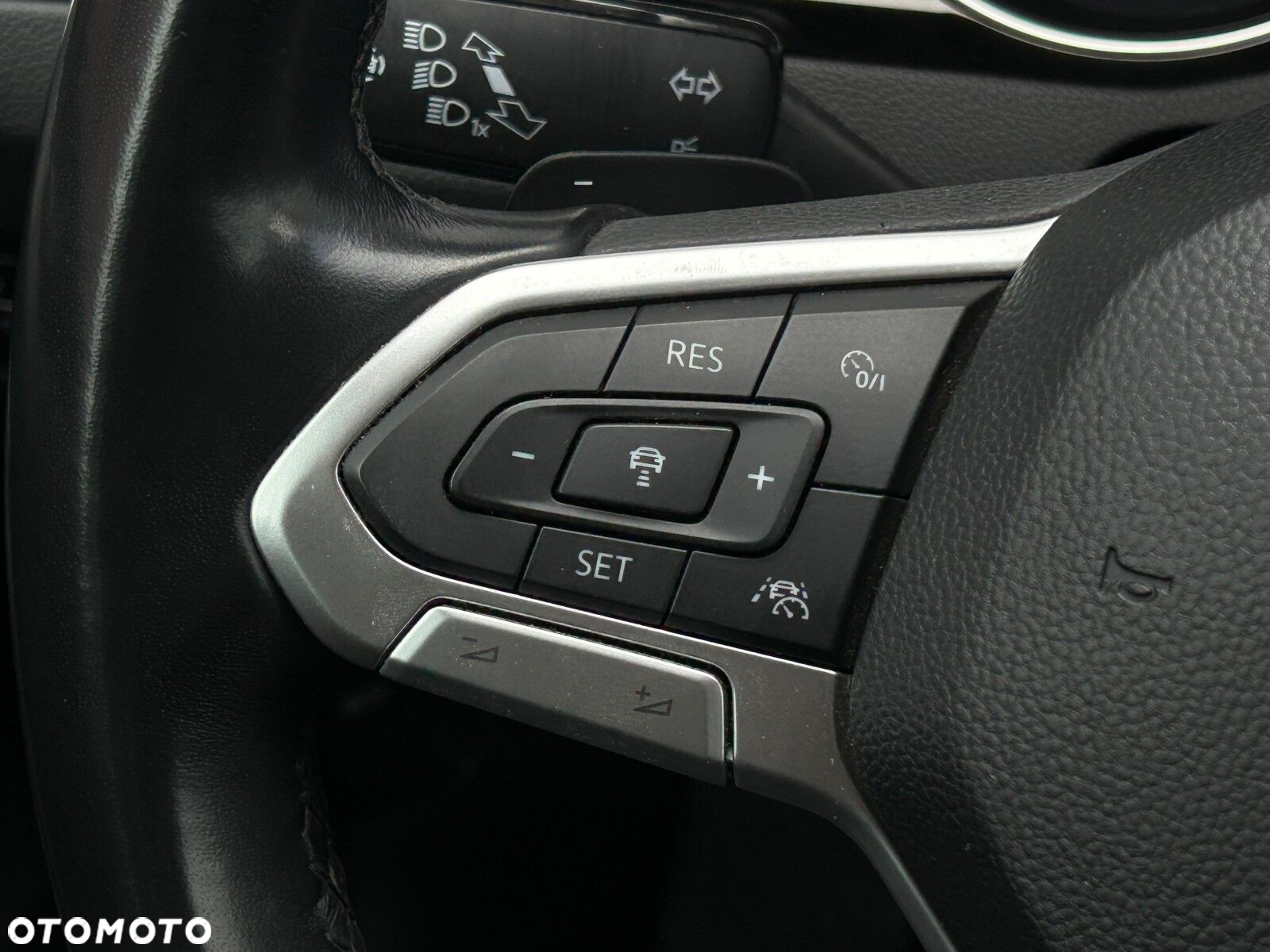 Volkswagen Passat 2.0 TSI Elegance DSG - 23