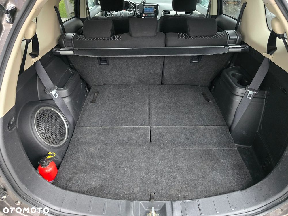 Mitsubishi Outlander 2.0 Intense + 4WD CVT - 19