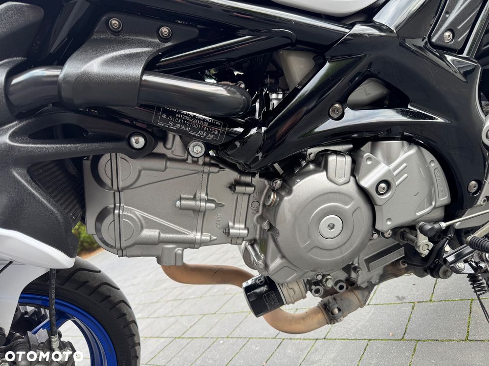 Suzuki Gladius - 15