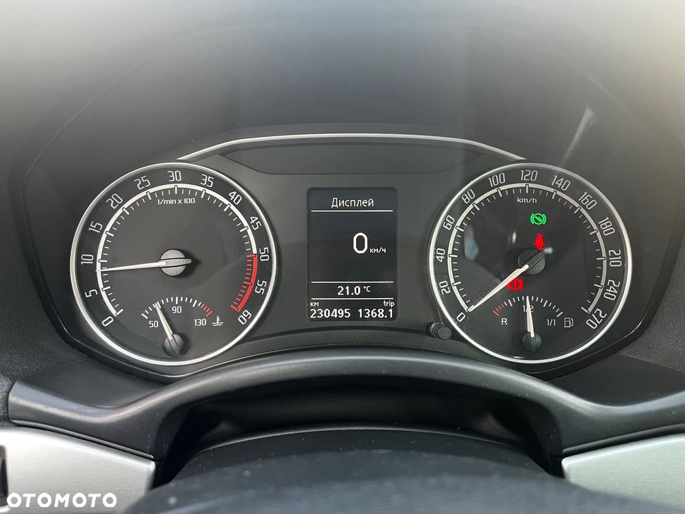 Skoda Octavia 2.0 TDI CR DPF DSG RS - 16