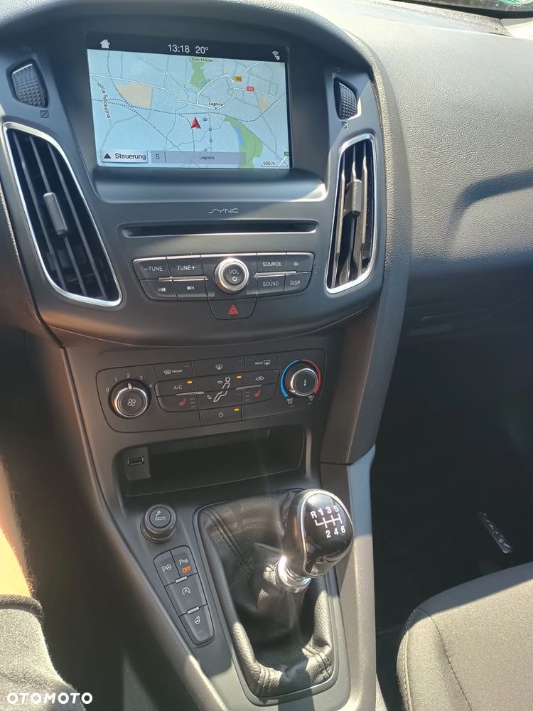 Ford Focus 1.0 EcoBoost Titanium - 12
