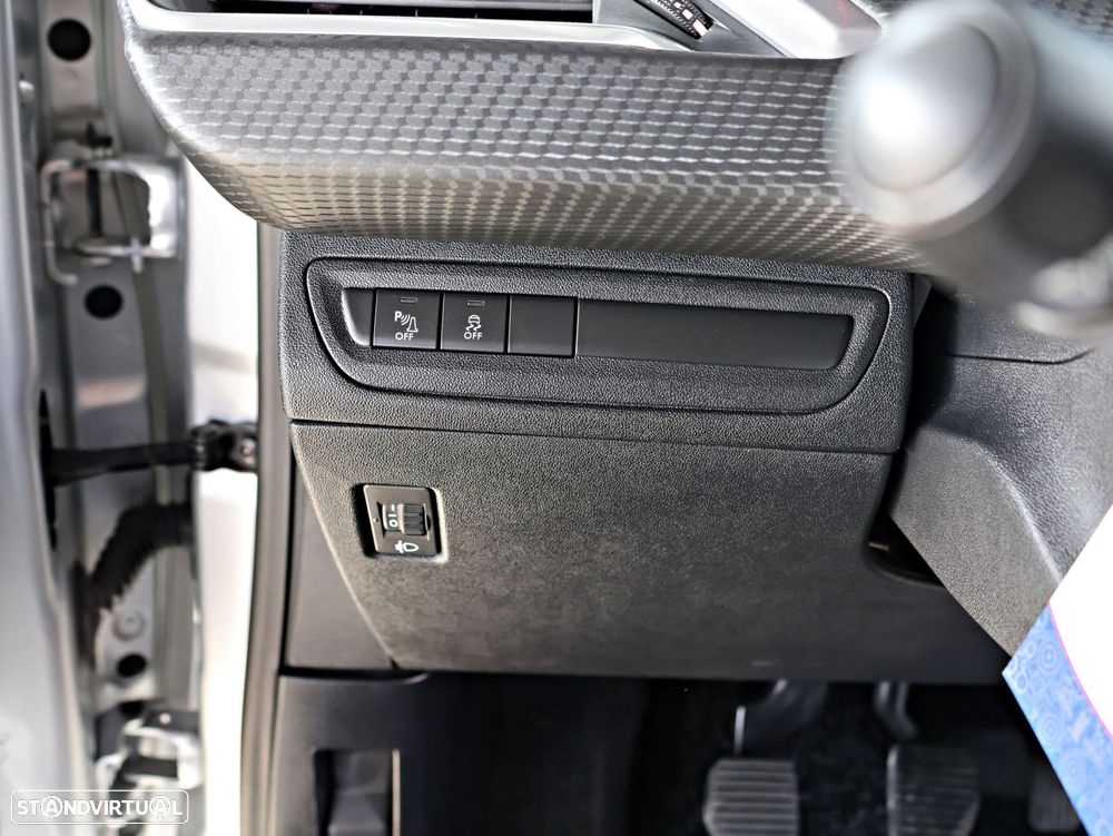 Peugeot 208 1.6 BlueHDi Style - 41