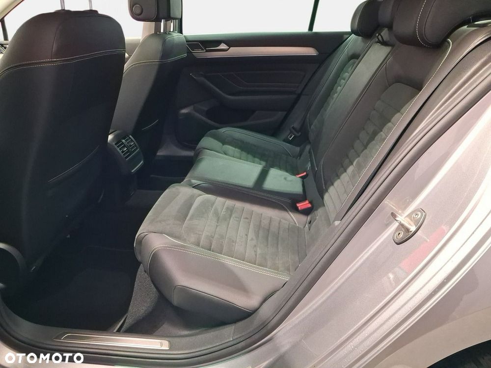 Volkswagen Passat 2.0 TDI Elegance DSG - 11