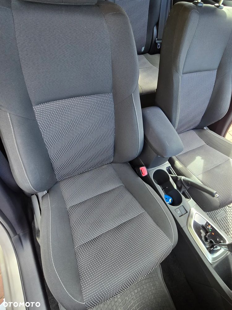 Toyota Auris 1.6 Premium MS - 25