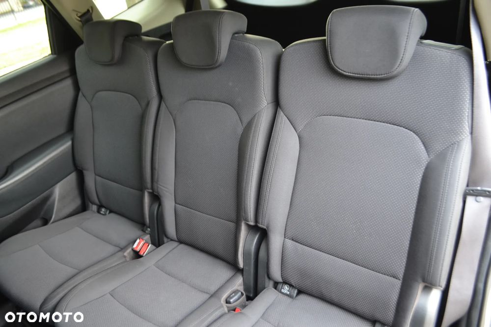 Kia Carens - 19