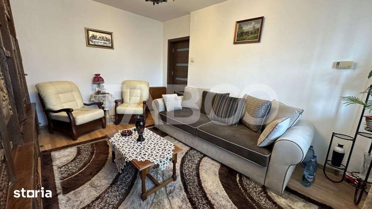 Apartament in bloc cu lift 4 camere 2 bai pivnita Mihai Viteazul Sibiu — fotografia 1
