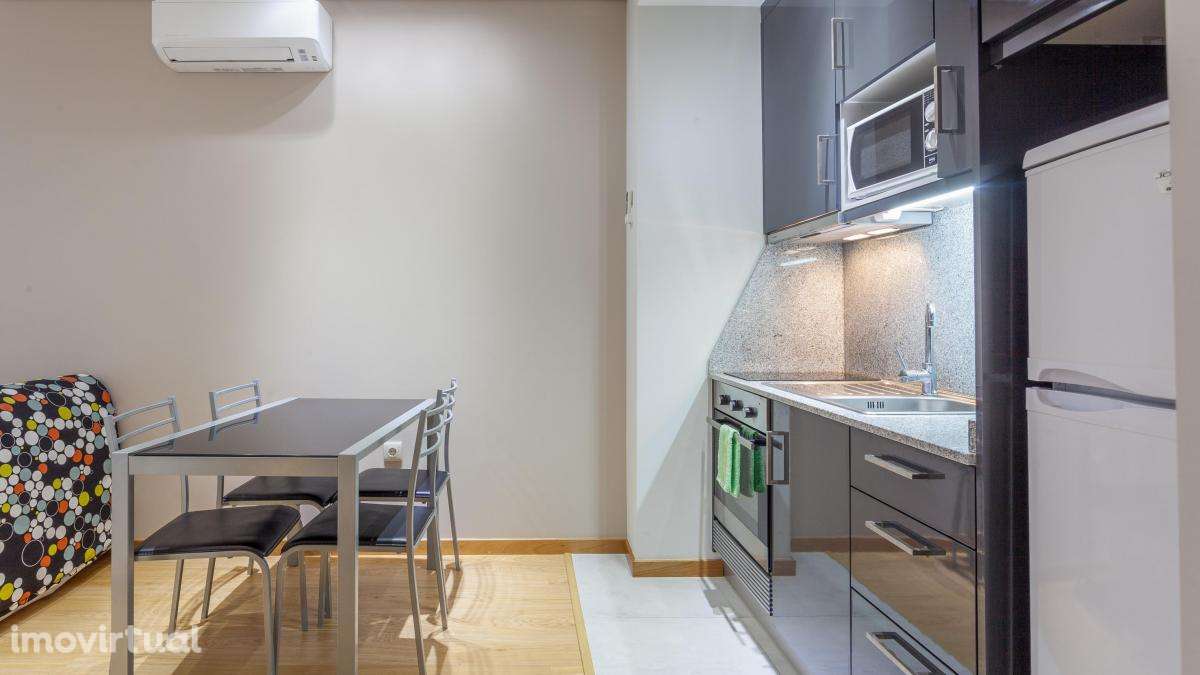 Apartamento com 1 quartos - localizado em Santo Ildefonso Porto - Grande imagem: 4/28