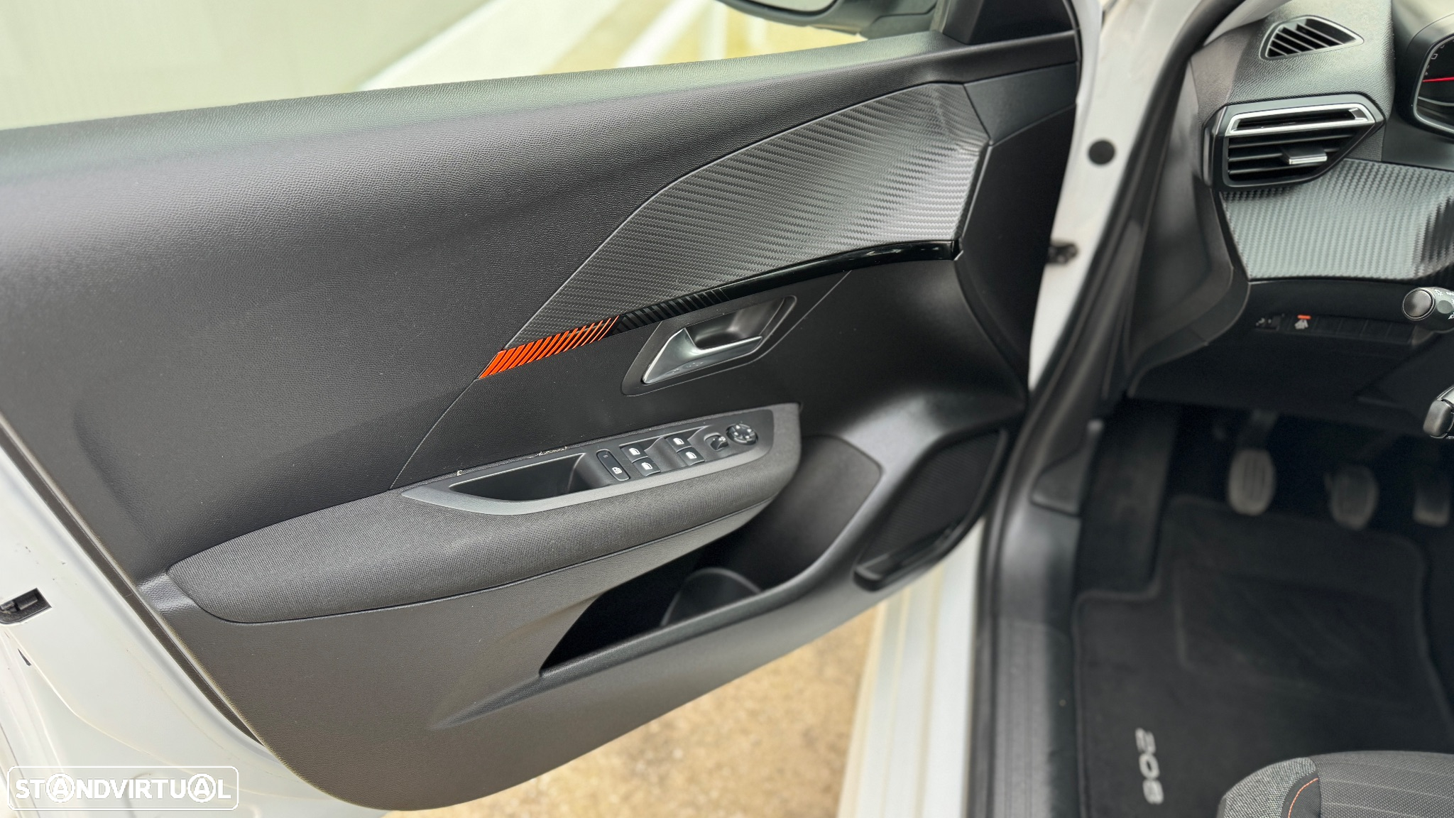 Peugeot 208 1.2 PureTech Active Pack - 33