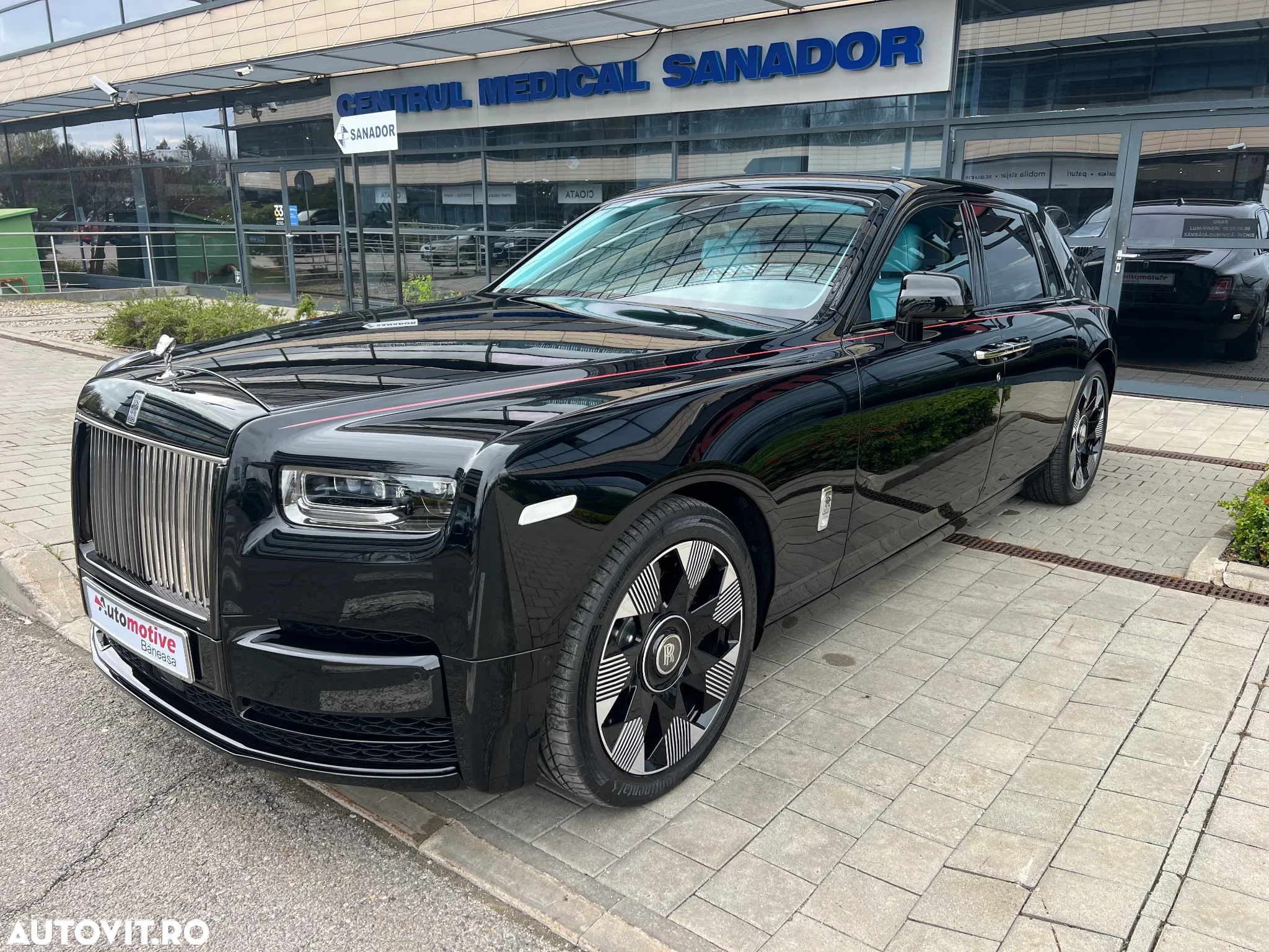 Rolls-Royce Phantom - 2