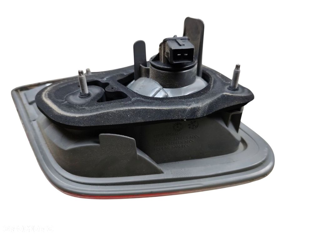 LAMPA LEWY TYŁ W KLAPE TOYOTA AVENSIS T27 (2009-2011) 2.0 VVT-I 152KM - 3