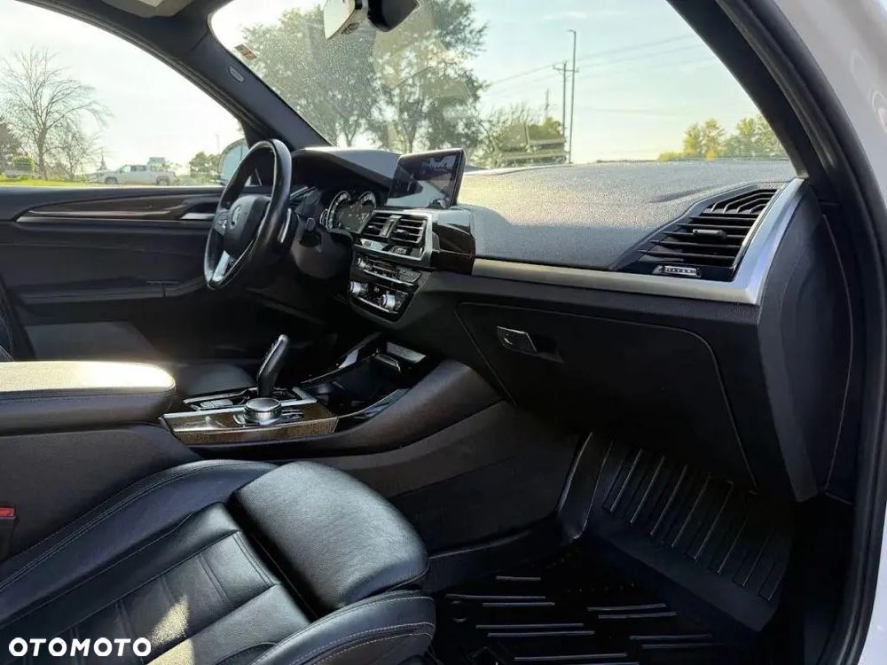 BMW X3 xDrive30i Luxury Line - 12