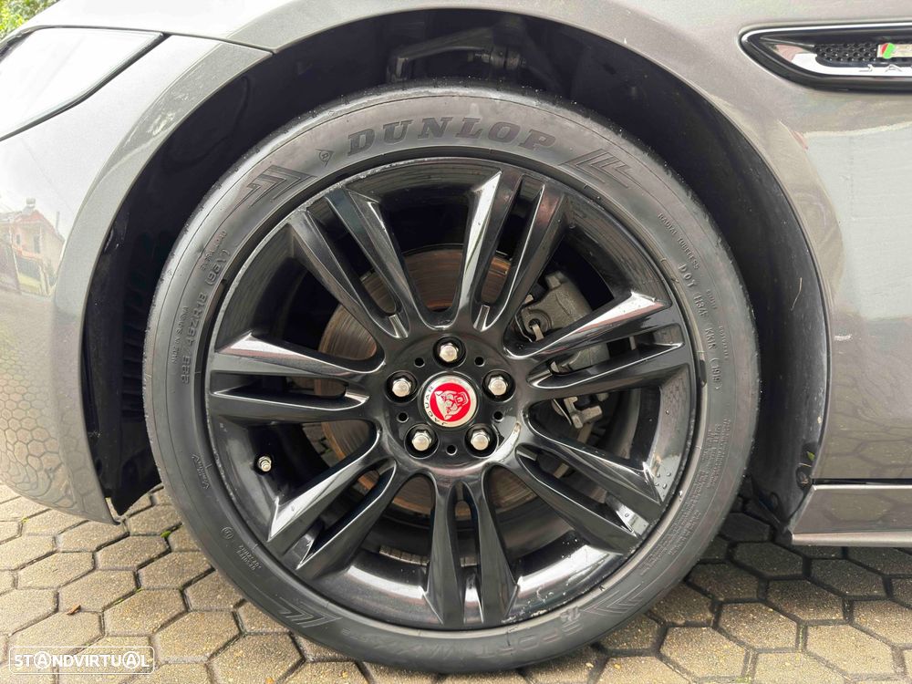 Jaguar XE 2.0 D R-Sport Aut. - 10