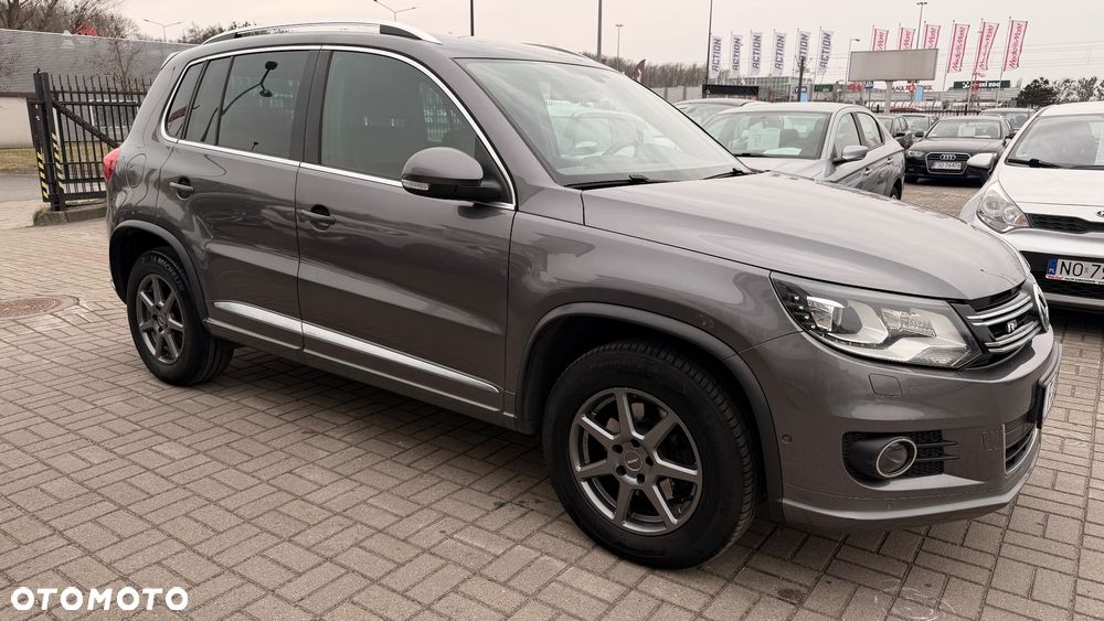 Volkswagen Tiguan 2.0 TDI 4Mot Perfectline R-Style DSG - 4