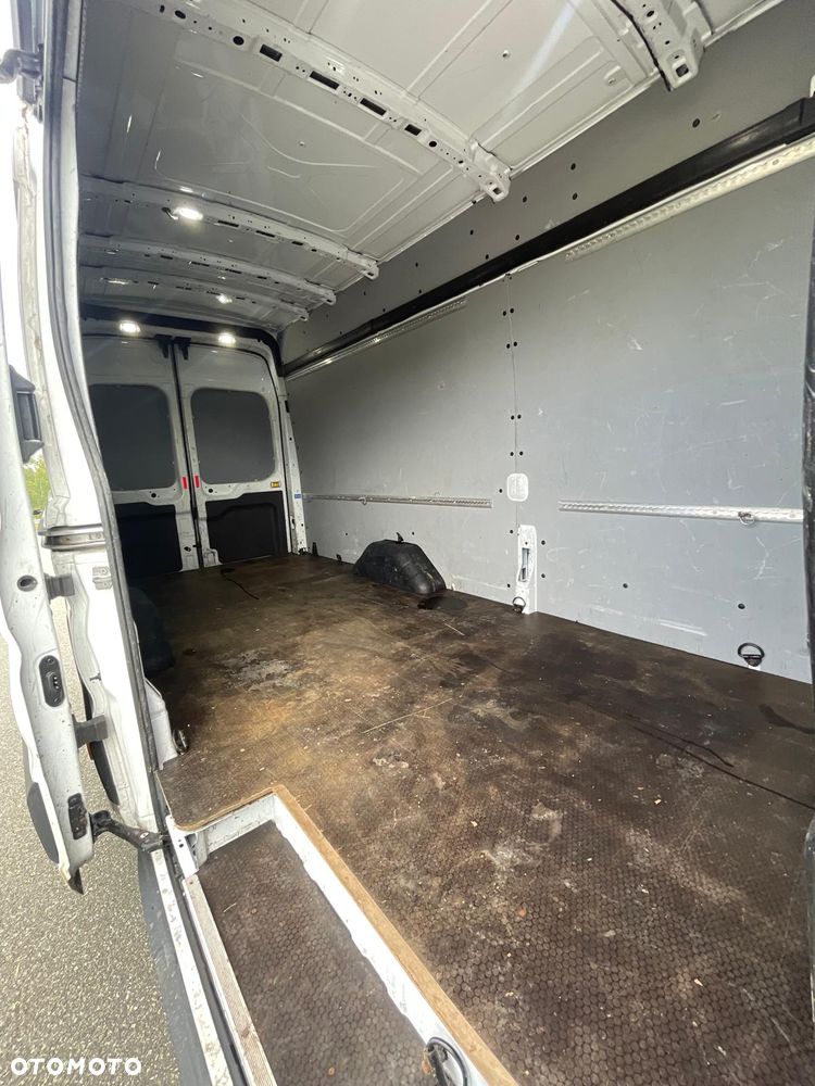 Ford Transit - 25