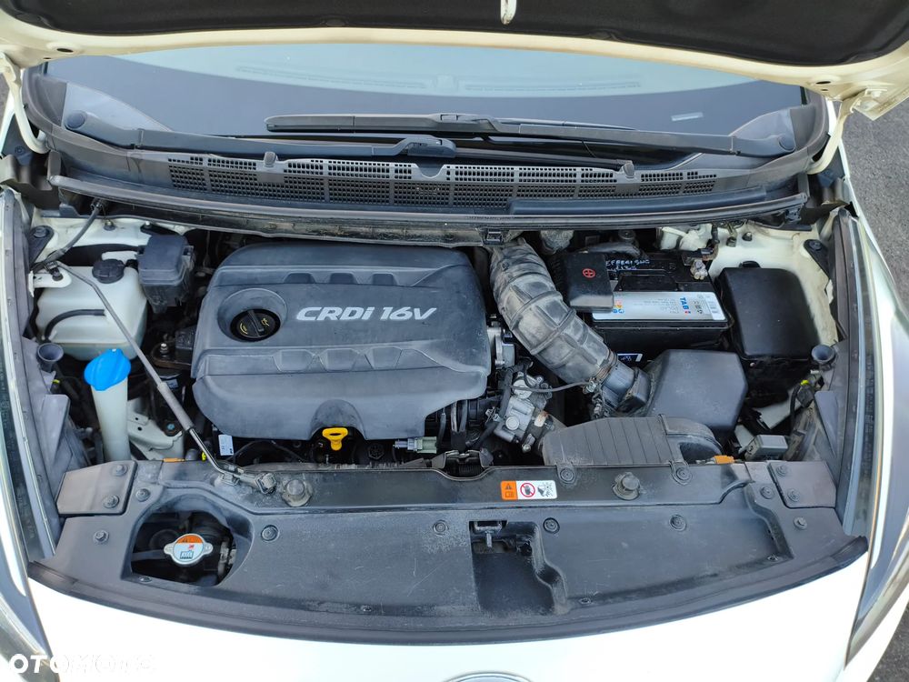 Kia Carens 1.7 CRDi L - 25